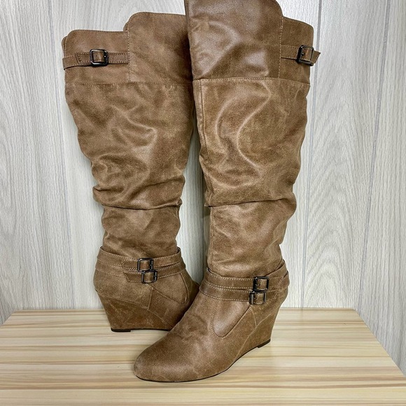 Maurices Knee High Heeled Brown Boots Womens Size 8.5 Side Zip Tan Fall Footwear